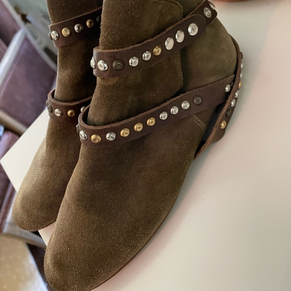 Very Gently used Isabel Marant boots - worn maybe twice